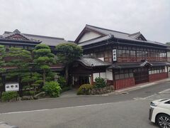 竹野屋旅館は、竹内まりやさんのご実家だそうです。