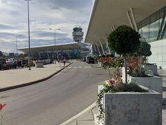 ソフィア国際空港ターミナル2
地下鉄はターミナル2に直結しています。