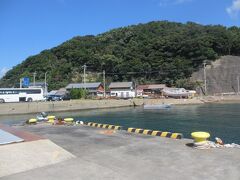 ⑦ 2022年10月1日（土）13：20　郷ノ浦港着

奈留島から船で中通島にやってきた。

こちらで船長さん達とお別れ。