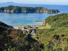 15：55　頭ヶ島天主堂＆キリシタン墓地（25分間）

カシラガシマって、読むみたい。

高台から集落が見下ろせる。