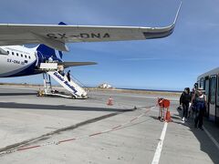 やっとサントリーニ空港に到着！！振り返ればシカゴからの長い道のり！！