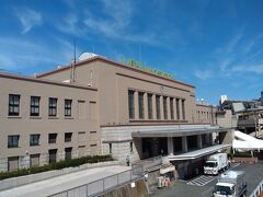 何度か上野駅で下車することがあったが、いつもは乗換えで駅から出ることは無かった。今回は上野駅に近いところにあるホテルを予約していたので初めて（？）駅を出て駅舎を眺める。