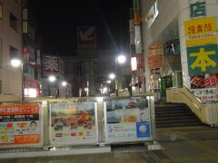 夜明け前の　松戸駅東口。