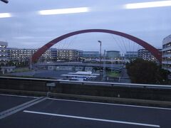 羽田空港　到着　　５：５０分。