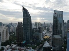 ３日目の朝。
今日もそこそこいい天気です。
天気予報では午後になると雨が降ると言っていますが、昨日もそんな予報を出していたにもかかわらず、全然降りませんでした。
きっと、今日もそうでしょう。