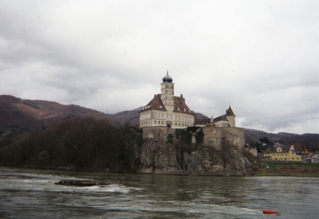 シュロス シェーンビューエル城。