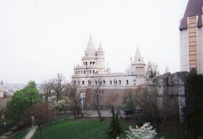 逆側から漁夫の砦を眺めます。