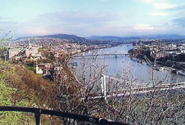 シタデルへ向かう途中からドナウ川の眺め。