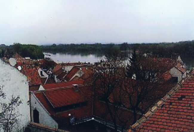 ヴィシェグラードに移動しました。此処の丘の上からドナウベンドを眺めます。