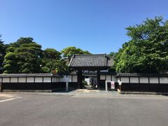 渋沢栄一記念館から西に１キロくらい移動した場所にある中の家（なかんち）へ。渋沢栄一の生家です。ただ生家ですが、明治時代に立て直してしまったそうです。