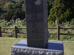 アダム荒川…江戸時代初の殉教者
大御所家康によるキリシタン禁教令に呼応し、志岐教会のガルセス神父が国外追放される。助司祭アダム荒川は捕らえられ、1614年に殉教する。富岡城裏山の刑場での出来事、元和の大殉教より8年前の出来事だった。