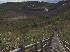 さらにその先、外輪山遊歩道を散策して、有珠山を直に感じてきました。