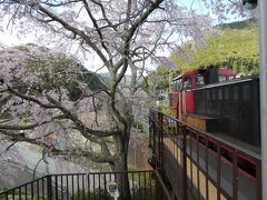 亀岡駅に到着。
しばらく降りて写真を撮って、折り返し電車にのります。