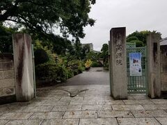千歳烏山の寺町散策の最初は高源院です