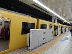 　横浜では、京急のエアポート急行に乗り換え。１編成しかない、珍しい黄色い電車でした。我が子は京急＝赤のイメージが強いらしく、ピンとこなかった様子。