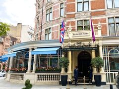The Connaught

10月03日（月）　　

クラリッジズと同じ Maybourne グループのホテルで
1815年まで遡る歴史や伝統とスタイリッシュなデザインに彩られた
品格がある名門ホテル
https://www.the-connaught.co.uk/about-the-hotel/history/

