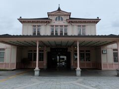 1912年大正元年に建てられたネオルネサンス様式の駅舎です。