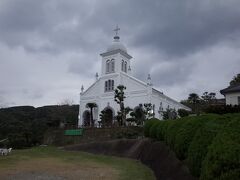 天草崩れの起きた旧大江村へ移動。
国道沿いの駐車場から、500mくらい山道を歩きます。
1872年の禁教令撤廃後、
カトリックへ復帰した潜伏キリシタンの歴史に触れます。
