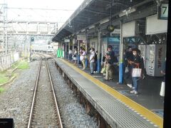 春日部駅に到着。
東武の本線となる伊勢崎線との接続駅なので、乗り降りが多い。