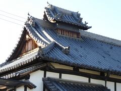 西光寺　　　屋根が素晴らしい。
ここで丁度３時です。

食べログで有名なハックルベリーに行きましたが、順番待ち５組・・

諦めました。