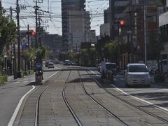 　本妙寺入口電停停車