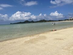 石垣島に着いて、オリックスレンタカーでレンタカーを借り、こちらのビーチに来ました。