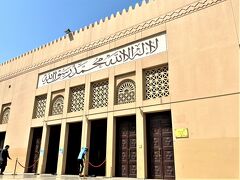 Bur Dubai Grand Mosque（Grand Bur Dubai Masjid）

10月04日（月）　　

ドバイで最も高い70mのミナレットを擁する
ドバイを代表するモスクの一つで1,200名の礼拝者を
収容することが可能。
https://en.wikipedia.org/wiki/Grand_Mosque_in_Dubai

