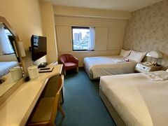 安達太良山から会津若松市に移動

今回の旅では初のビジネスホテル

素泊まりで寝るだけなので十分