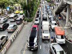 【大渋滞、フッカツ】

コロナ禍が去り...（本当は、まだ渦巻いているとは思うが、タイ政府が既にコロナは風邪／インフルエンザと同じレベルになったと宣言した）