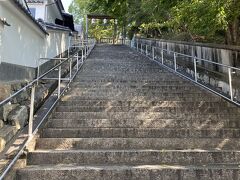 この階段を上ると阿智神社