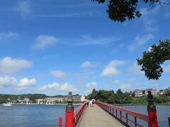福浦橋をカップルで渡ると別れるなんて書いてありました。
そんなの迷信です。
皆で渡れば怖くない。
ぜひ松島に行ったら福浦橋を渡って福浦島を一周して楽しんでみてください。