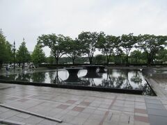 雨が小降りになってきて、やってきたのは和田倉噴水公園