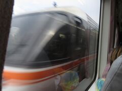 徳和駅で南紀と交換