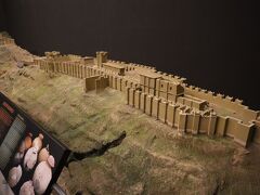 ワン博物館にあった、チャウシュテペ城のイメージ模型。

城塞、墓、宮殿、Haldi神（ウラルトゥの戦の神）を祀った寺院などが見つかっています。
