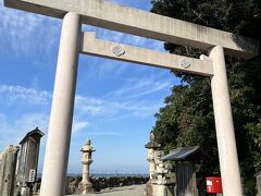 二見興玉神社の社務所は16時までと言うことだったので、刈谷の後はノンストップで二見まで。15時過ぎに無事到着しました。