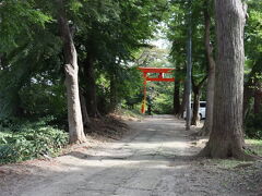 愛宕神社へ

駐車場までの道が1車線のように狭く、すれ違うときが大変でした(´`)

そして急な坂を登りました(´`)

レンタカーを擦らなくて良かったです…