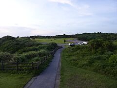 ウナリザキ公園は広々としている