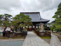 西方寺。写真を撮るのは畏れ多いのでありませんがダライ・ラマが開眼式をしたチベット大仏もありました。