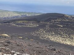 火口とは反対側に裏砂漠があります。
国土地理院が発行する地図に、日本で唯一地名として「砂漠」という言葉を使っている場所だそうです。