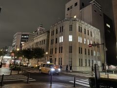 神奈川県歴史博物館の対面には旧東京海上火災のビルだった馬車道大道ビル。銀行建築では無いけどコーナーの取り方とかが銀行建築っぽい。