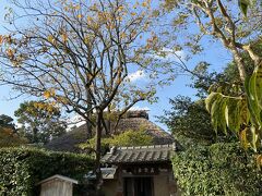 落柿舎でした～。
家に帰って調べたら、松尾芭蕉ゆかりの地みたいです。
嵯峨日記を著した場所としても知られているそう。

目的地まで歩け歩け～。