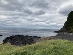 野田浜にやってきました。険しい岩場とのコントラストがいい感じです。