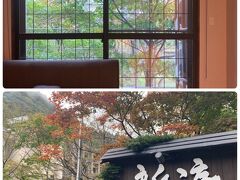 窓の外は、川が流れてました。
東山温泉は山に囲まれてるから　紅葉がキレイだろうな。