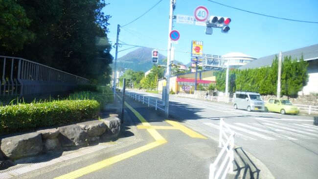 ここを左折します。