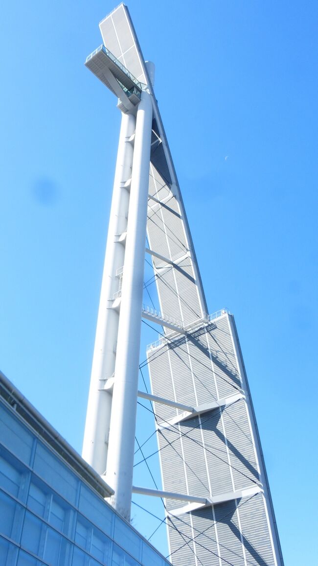 展望台がある所の高さは、地上から１００ｍですが、標高が高い所に建っているので、眺めが良いのです。