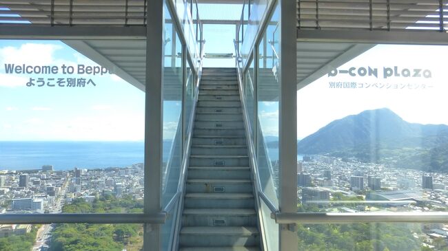 ４階への階段です。