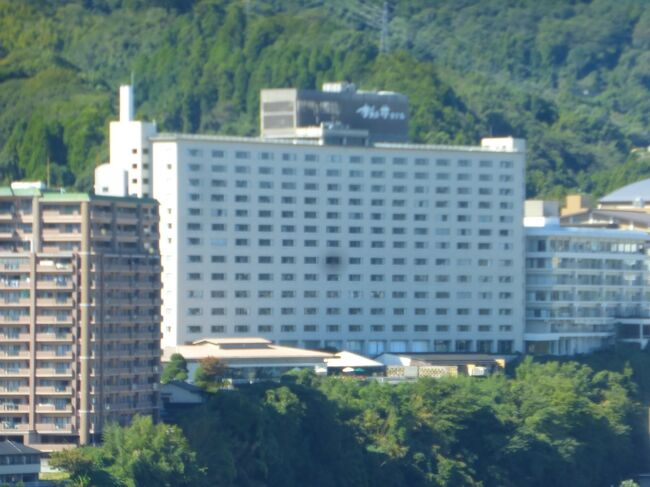 巨大な、「別府温泉 杉乃井ホテル」が見えています。<br /><br />公式サイト：https://suginoi.orixhotelsandresorts.com/