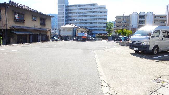 「ホテルシーウェーブ別府」の無料駐車場です。