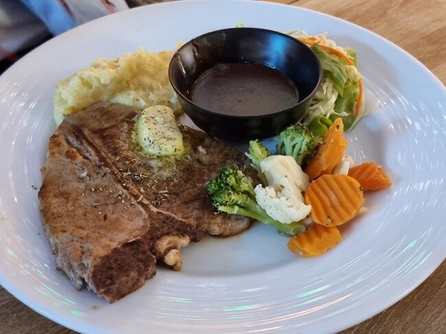 Tボーンステーキ