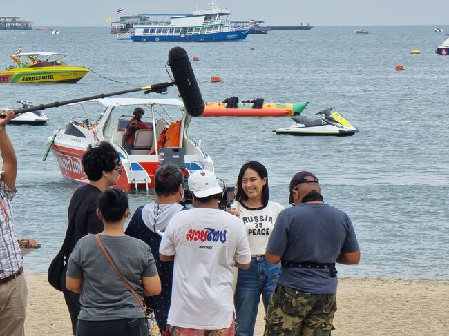 ？ TV中継でしょうか ？<br />笑顔が素敵な女性でした。